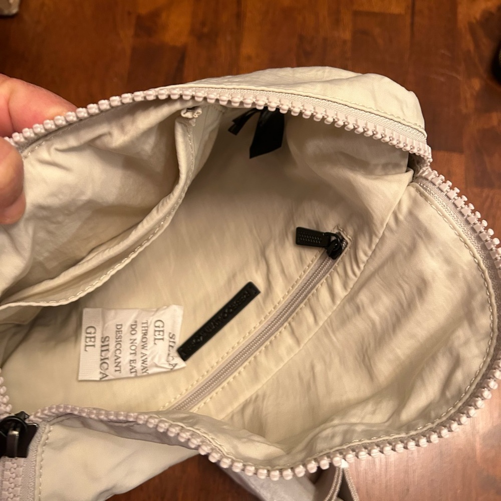 Rebecca Minkoff Bone White Nylon Belt Bag NWT - Picture 4 of 4